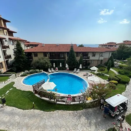 Psb In Gardens Of Eden Apartment *